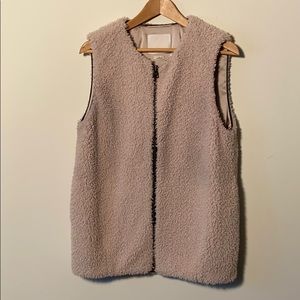 Wilfred zippered Sherpa vest